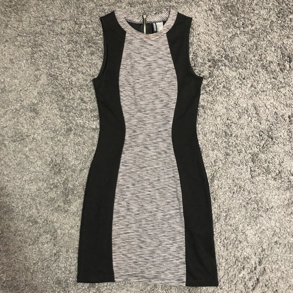 Size 6 | Dresses | midi | stretch | black and gray